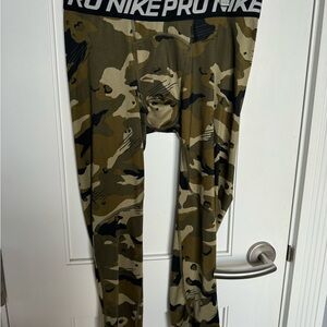 Nike Mens Olive Camo Leggings